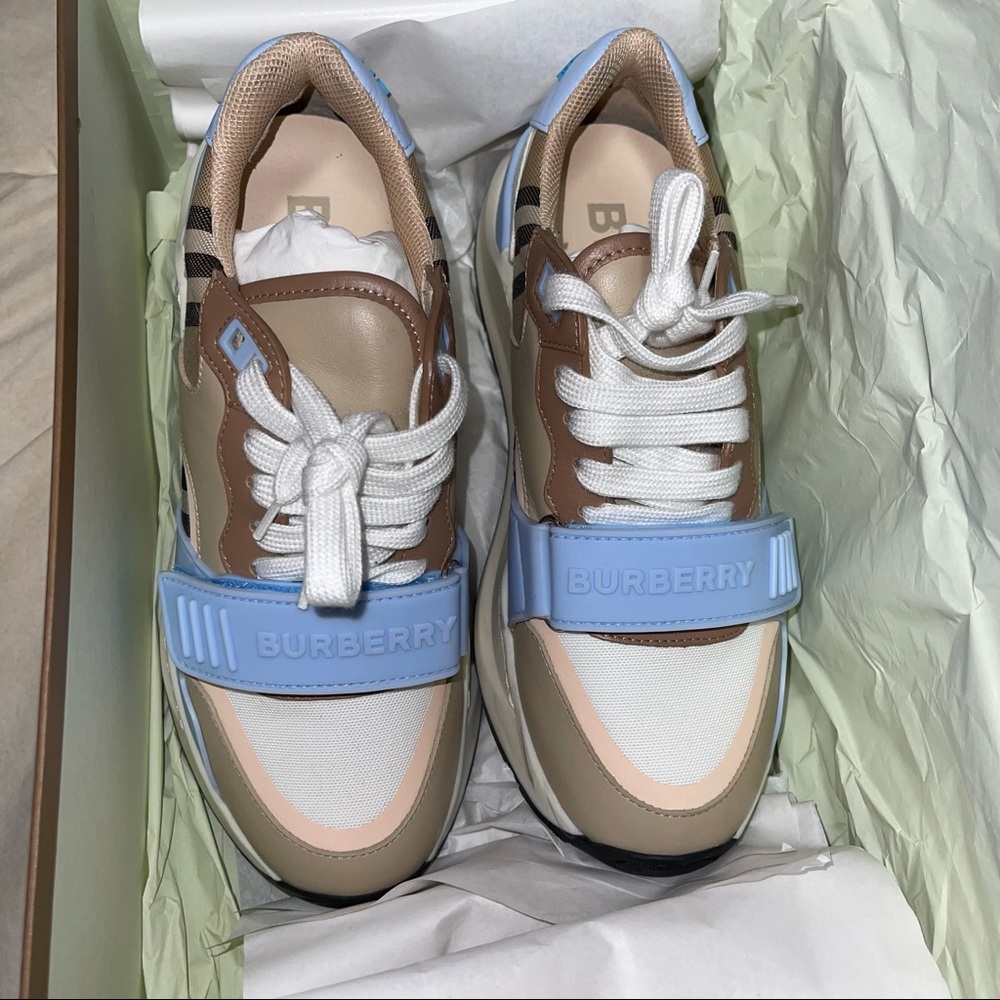 BURBERRY SNEAKERS - Picture 2 of 6